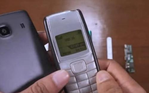 2026-cı ildə düyməli telefonları kim və niyə istifadə edir?