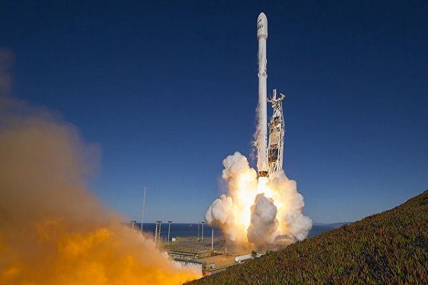 Kontrolden çıkan SpaceX füzesi Ay ile çarpışma rotasına girdi