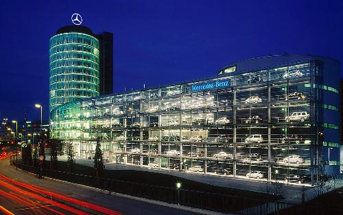 “Mercedes-Benz” müdafiə sifarişlərinə yönəldi − “Bild”