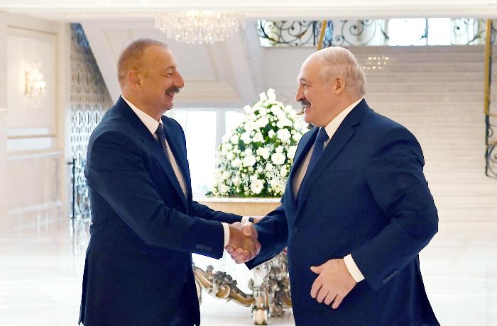 Lukaşenko Füzuliyə getdi