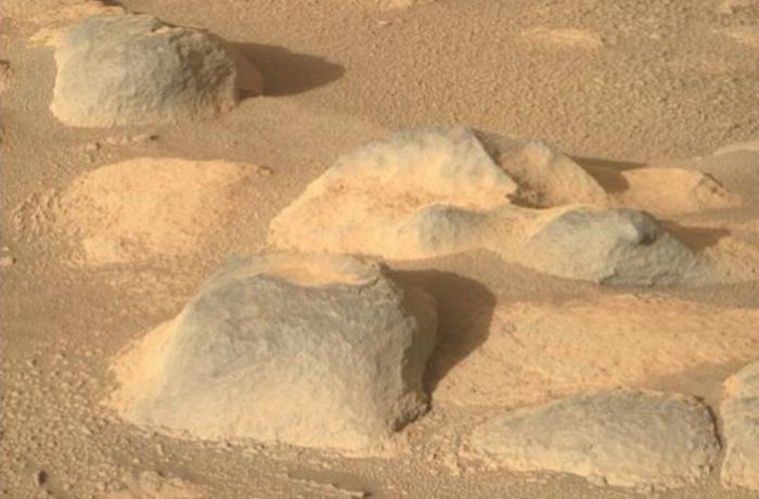 NASA Marsın yeni fotolarını yayımladı -