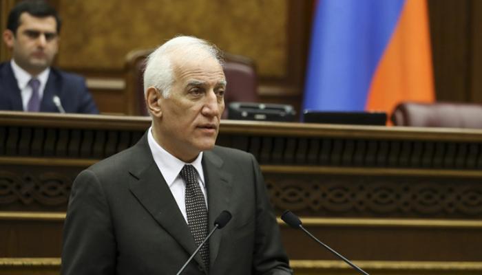 Ermənistanın yeni prezidenti Ter-Petrosyanın müşaviri olub - DOSYE
