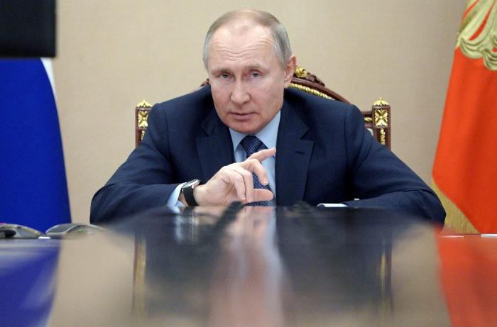 "Ukrayna hücuma keçib" - Putin 