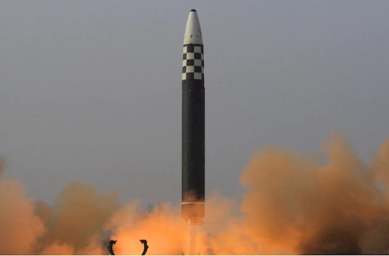 Китай запустил баллистические ракеты у побережья Тайваня