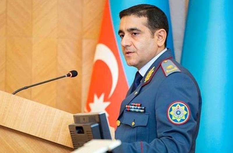 "Boynumda yırtıq yaranıb, bu səbəbdən işləyə bilmirəm"