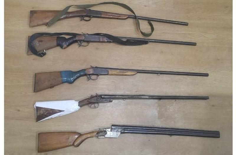 Ötən gün qanunsuz saxlanılan 15 avtomat, 22 tüfəng aşkarlandı