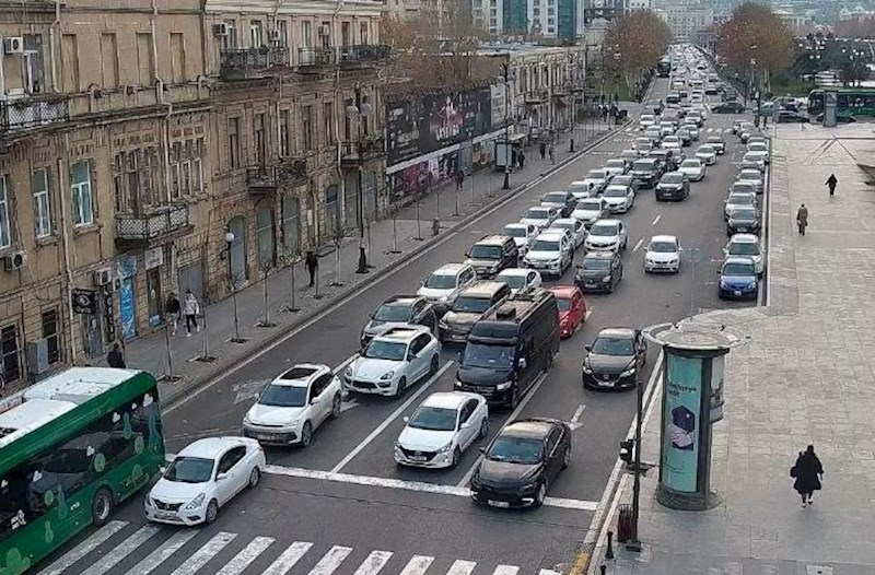 Bakının bəzi yollarında tıxac var