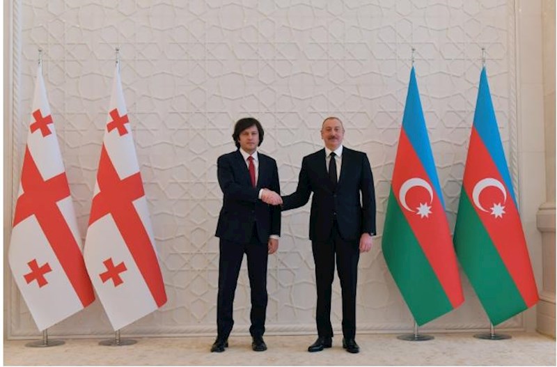 Prezident İrakli Kobaxidze ilə danışdı