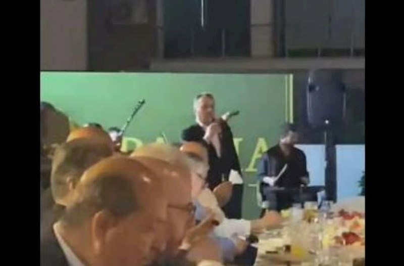 Deputat Kiprdə təşkil olunan ziyafətdə “Qaragilə”ni oxudu – Video 