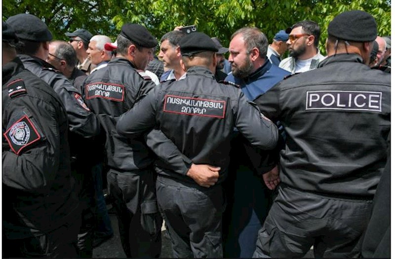 Ermənistanda polis Kirants yaxınlığında müxalifət fəallarını saxlayır