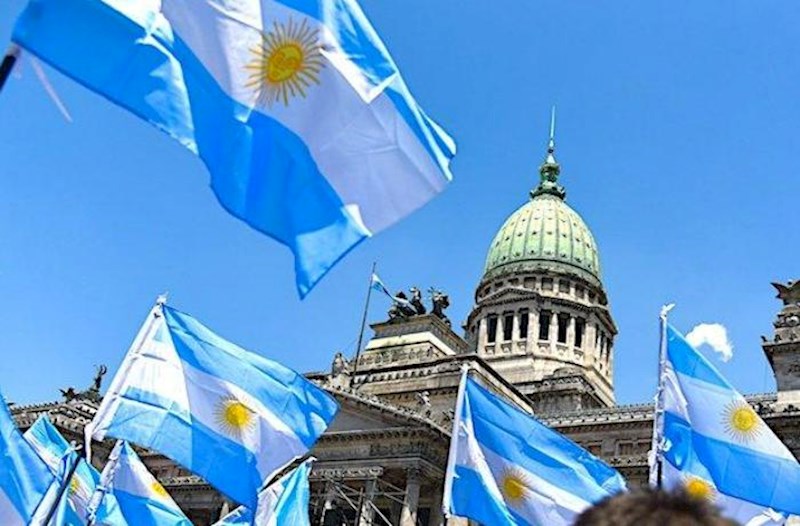 Argentinada cinayət məsuliyyəti yaşını 14-ə endirilir