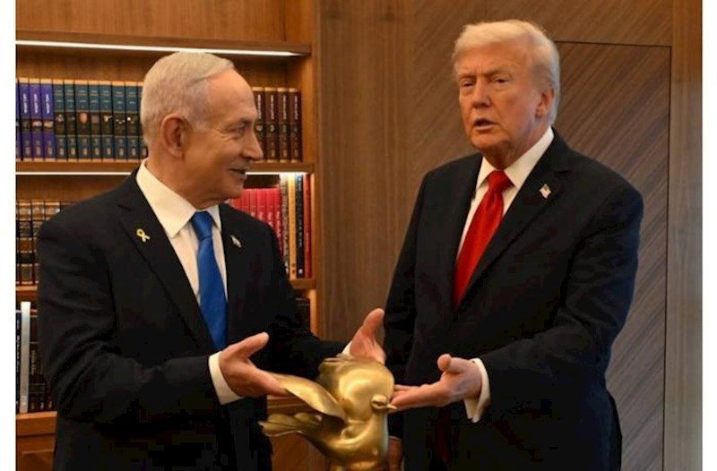 Netanyahu Trampa “qızıl göyərçin” hədiyyə etdi