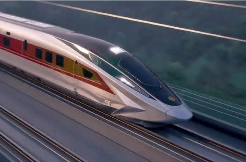 Çində qatar sınaq zamanı saatda 453 km sürətə çatıb