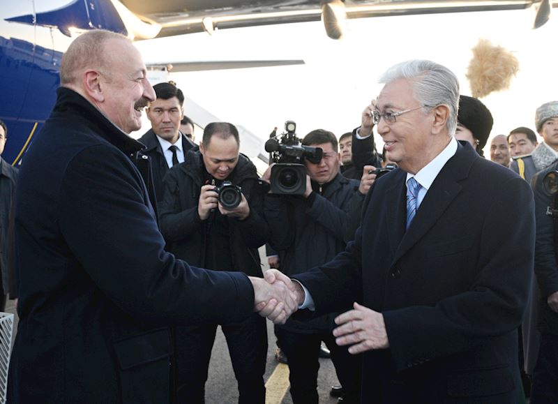 Prezident Qazaxıstana getdi – Fotolar