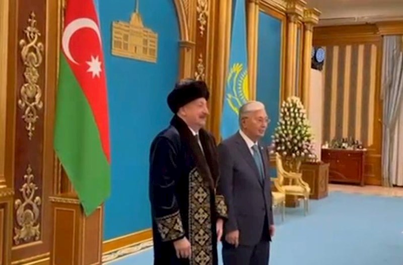 İlham Əliyev Qazaxıstanın milli geyimində – Video