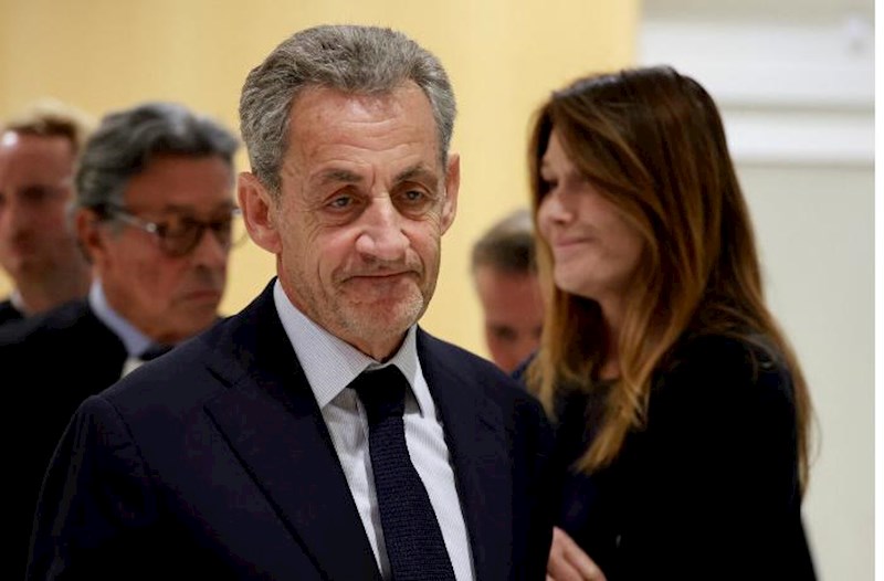 Sarkozi həbsxanaya çatdığı gün kitab yazmağa başlayıb