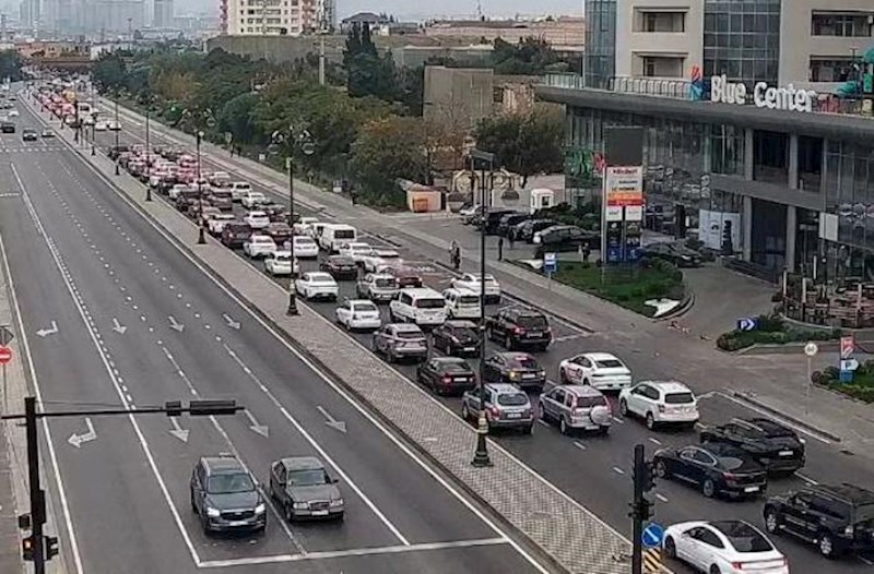 Əksər yollar tıxaclıdır – Siyahı