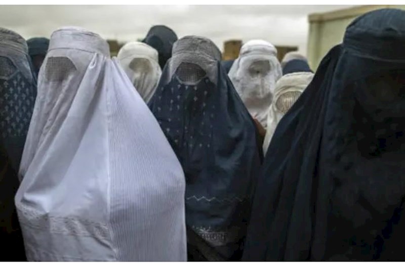 Taliban xəstəxanalarda qadınlara burka geyinməyi məcburi edib – MSF