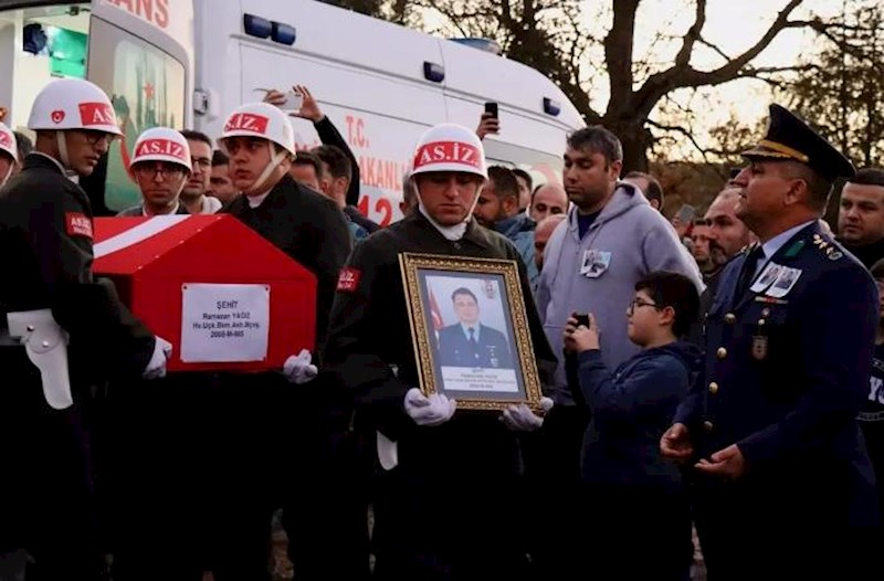 Türkiyə şəhidlərini torpağa tapşırdı... − Fotolar