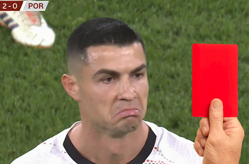 Ronaldo qırmızı vərəqə aldı, Portuqaliya uduzdu – Video