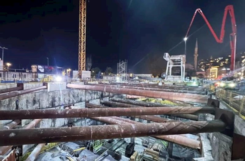 İstanbulda metro stansiyasında çökmə meydana gəldi – Ölən var