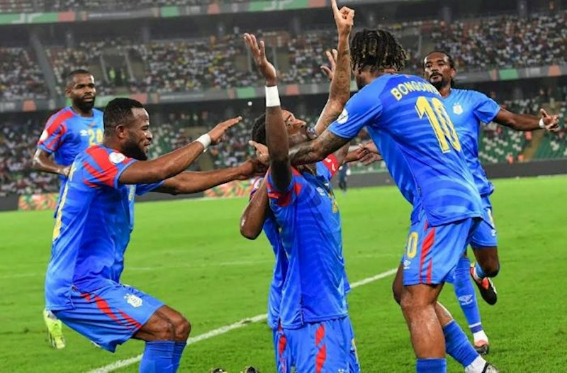 Nigeriya millisinin məşqçisi rəqiblərini cadugərlikdə ittiham etdi