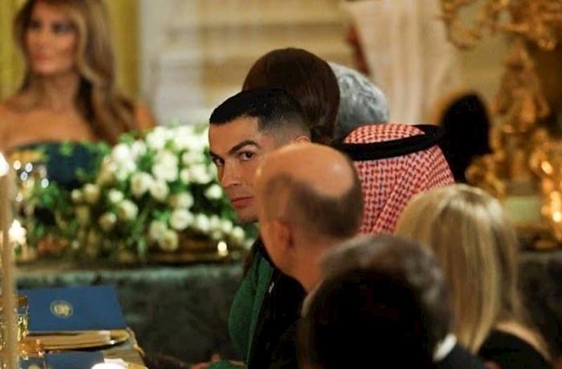 Ronaldo Trampın Ağ Evdə verdiyi şam yeməyində – Video