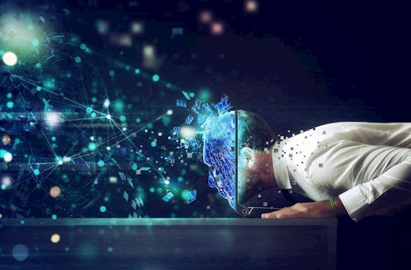 Gələcəyimiz internet: Ümid və qorxu vədləri