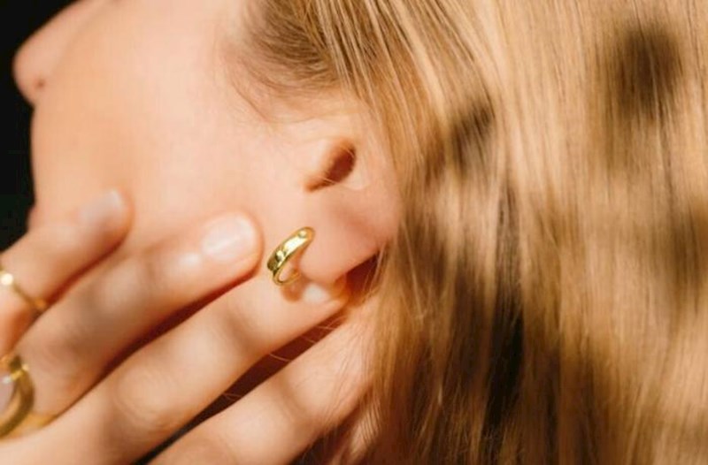 Sağlamlıq və yuxunu izləyən ağıllı sırğalar təqdim edildi