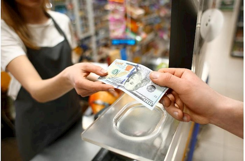 Azərbaycanlı turistlər xaricdə ən çox nələrə pul xərcləyirlər? – Siyahı