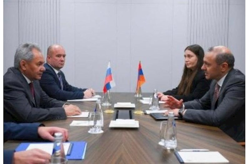 Qriqoryan və Şoyqu Cənubi Qafqazdakı vəziyyəti müzakirə ediblər