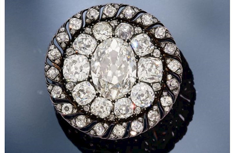 Napoleonun brilyant bəzək əşyası və III Əhmədin qızıl üzüyü satışa çıxarılır