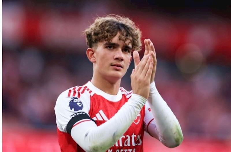 Doumen Çempionlar Liqasında debüt edən ən gənc futbolçu oldu