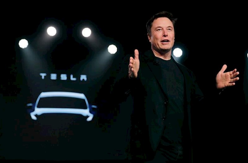 “Tesla” Maska 1 trilyon dollara yaxın bonus ödəyəcək