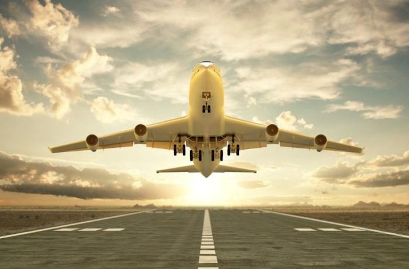 ABŞ-də “şatdaun”a görə 800-dən çox reys ləğv edildi