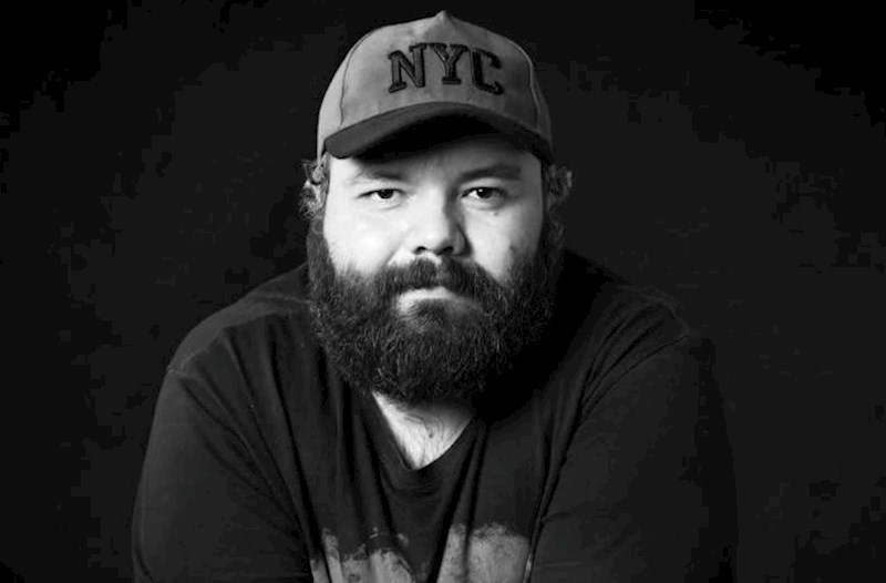 31 yaşlı baş redaktor dünyasını dəyişdi