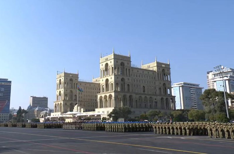 Bakıda Qələbənin beşinci ildönümünə həsr olunmuş parad keçirilir – Canlı