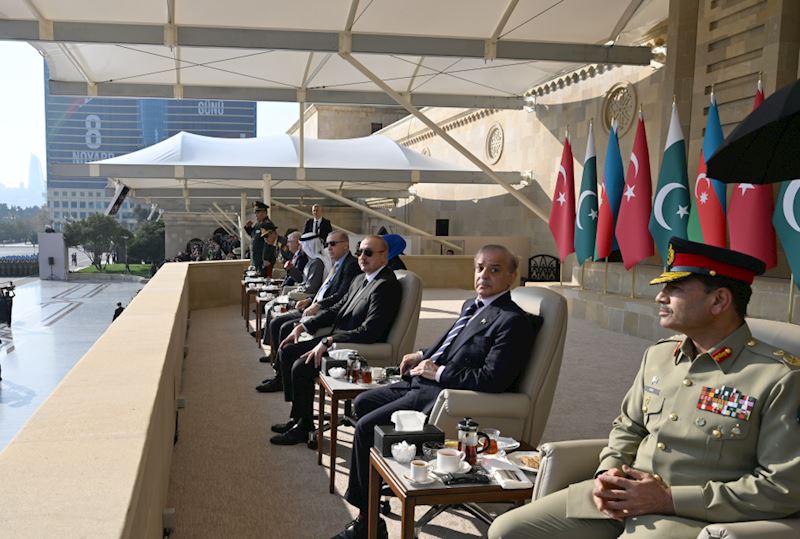 Bakıda hərbi parad keçirilib – Fotolar