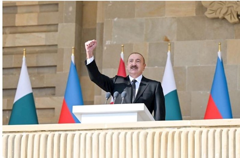 Prezident hərbi paradla bağlı videoçarx paylaşdı