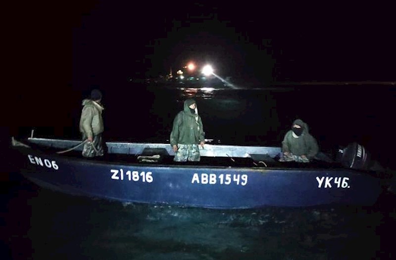 Xəzərdə köməksiz qalan balıqçılar xilas edildi – Video