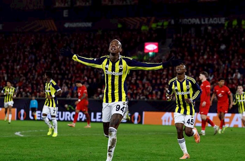 “Fənərbağça” səfərdə Norveç təmsilçisini darmadağın etdi – Video