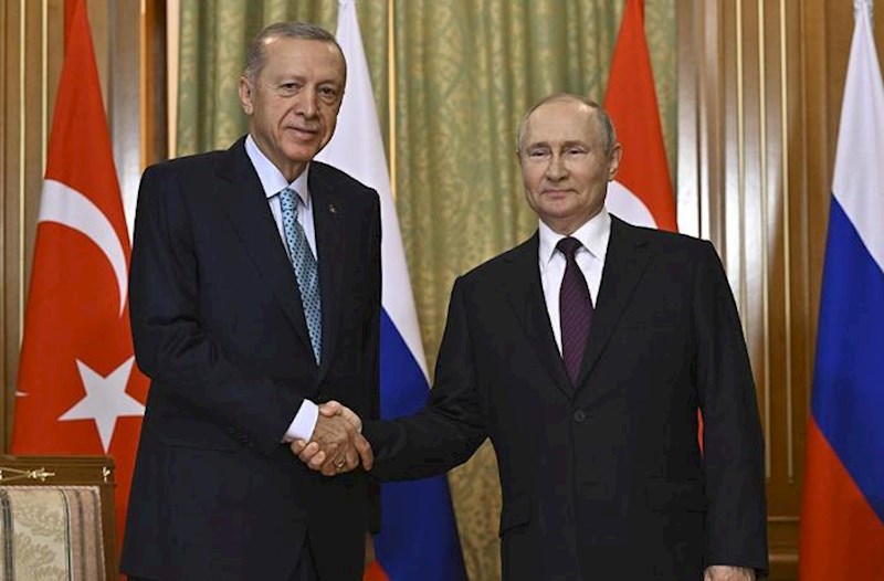 Ərdoğan Putinlə görüşdü