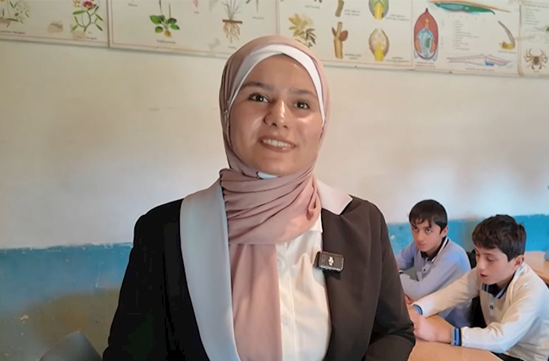 Qızların oxumasına “yaxşı baxılmayan” kəndin ilk ali təhsilli qadını – Video