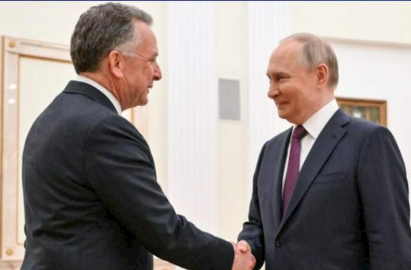 Putin Uitkoff və Kuşnerlə görüşdü