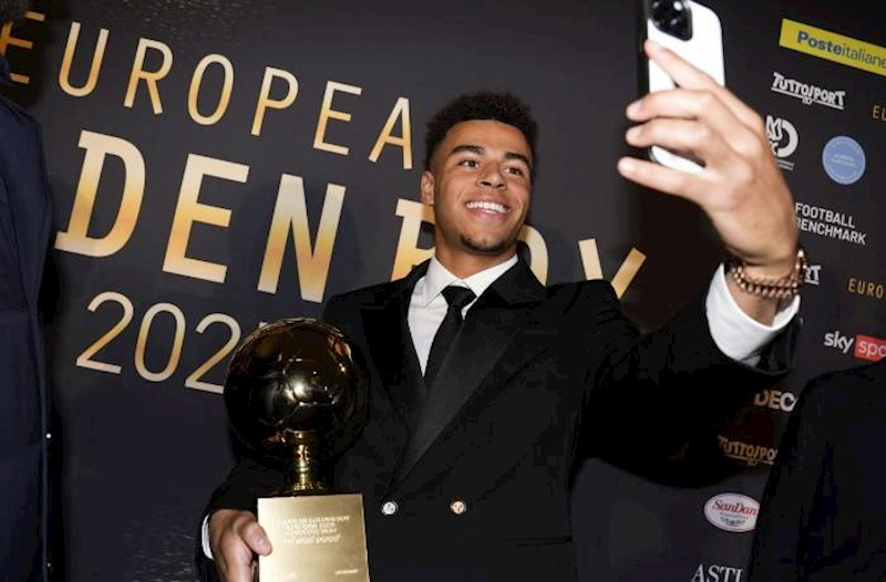 Due Avropada ilin ən yaxşı gənc futbolçusu mükafatına layiq görüldü