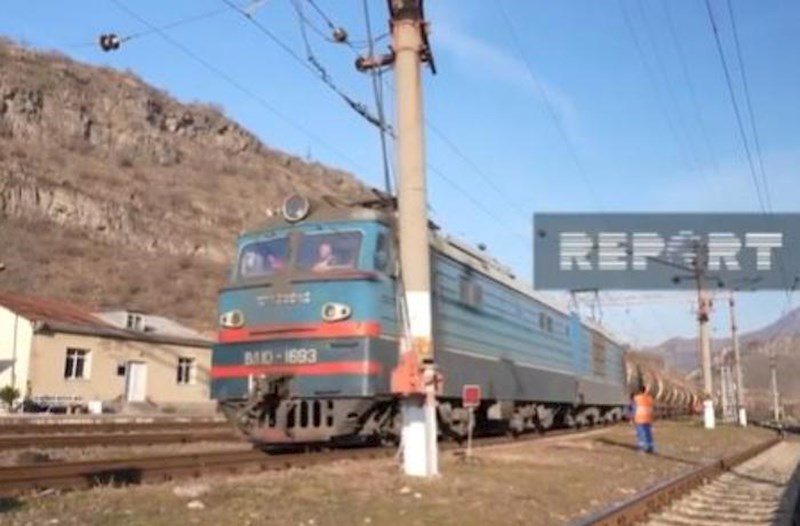 Azərbaycan yanacağını Ermənistana çatdıran ilk qatarın görüntüləri − Video