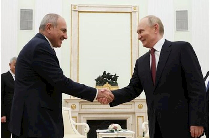 Putinlə Paşinyan arasında görüş keçirildi − Yenilənib