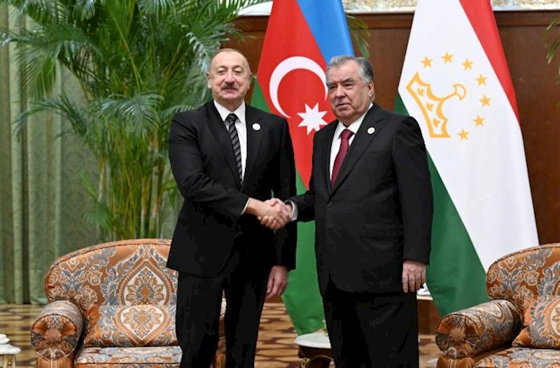 Emoməli Rəhmon İlham Əliyevi təbrik etdi