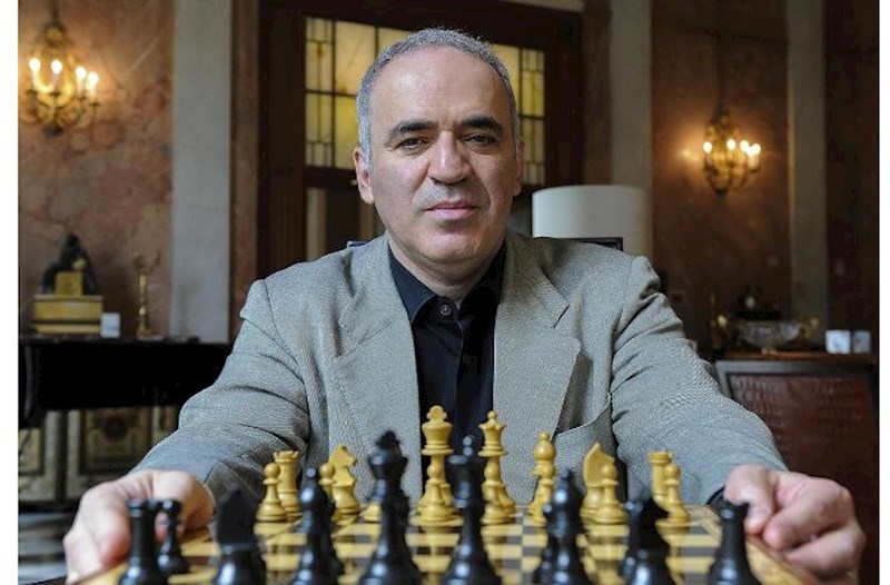 Qarri Kasparov haqqında qiyabi həbs qərarı verildi