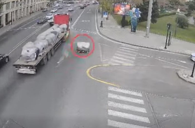 Yük yolun ortasına düşdü – Təhlükəli vəziyyət yarandı + Video